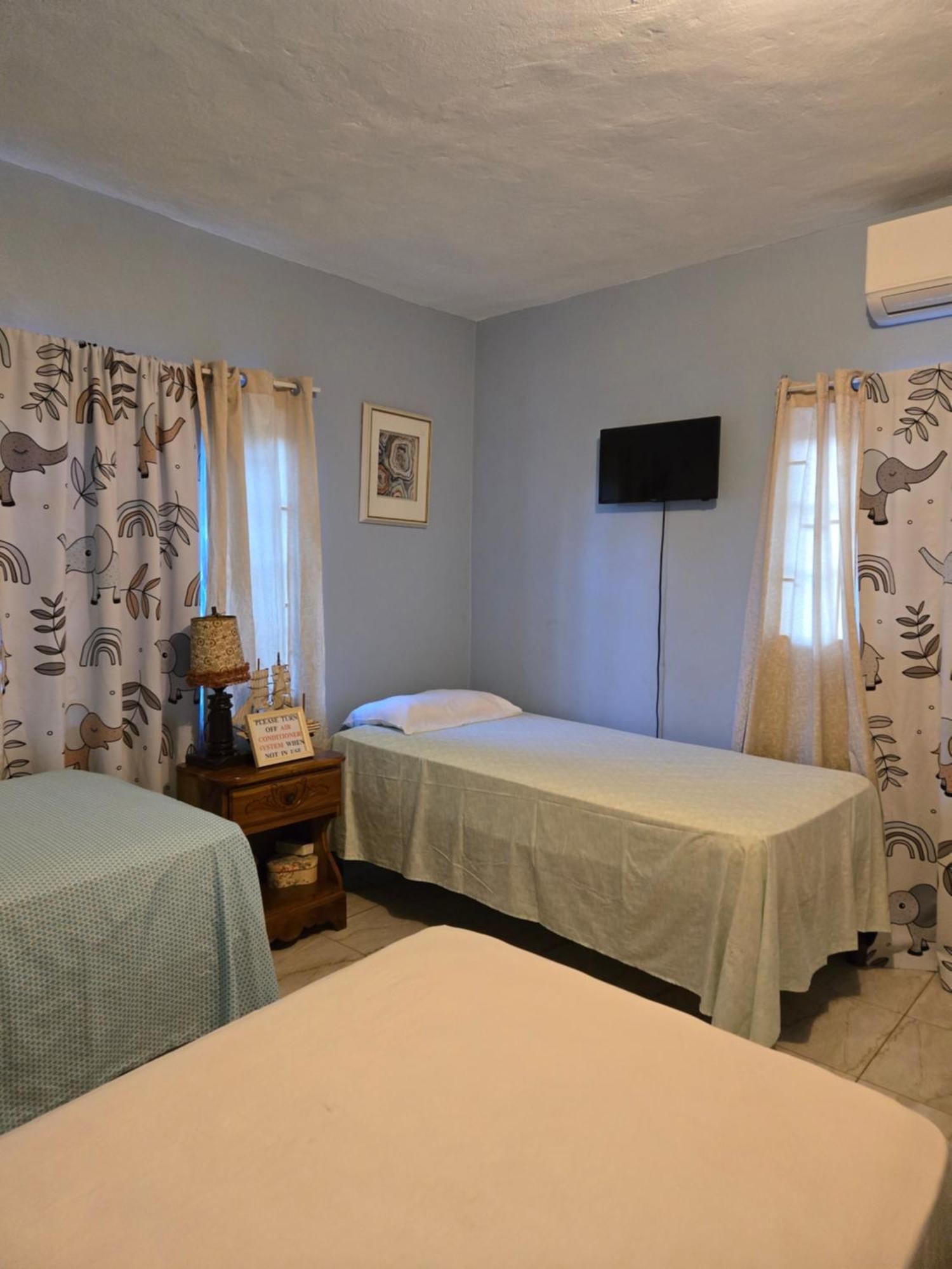 Eve'S Rockaway Villa Alligator Pond Village Bagian luar foto